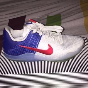 Youth Nike Kobe 11 Elite Low, Size 5